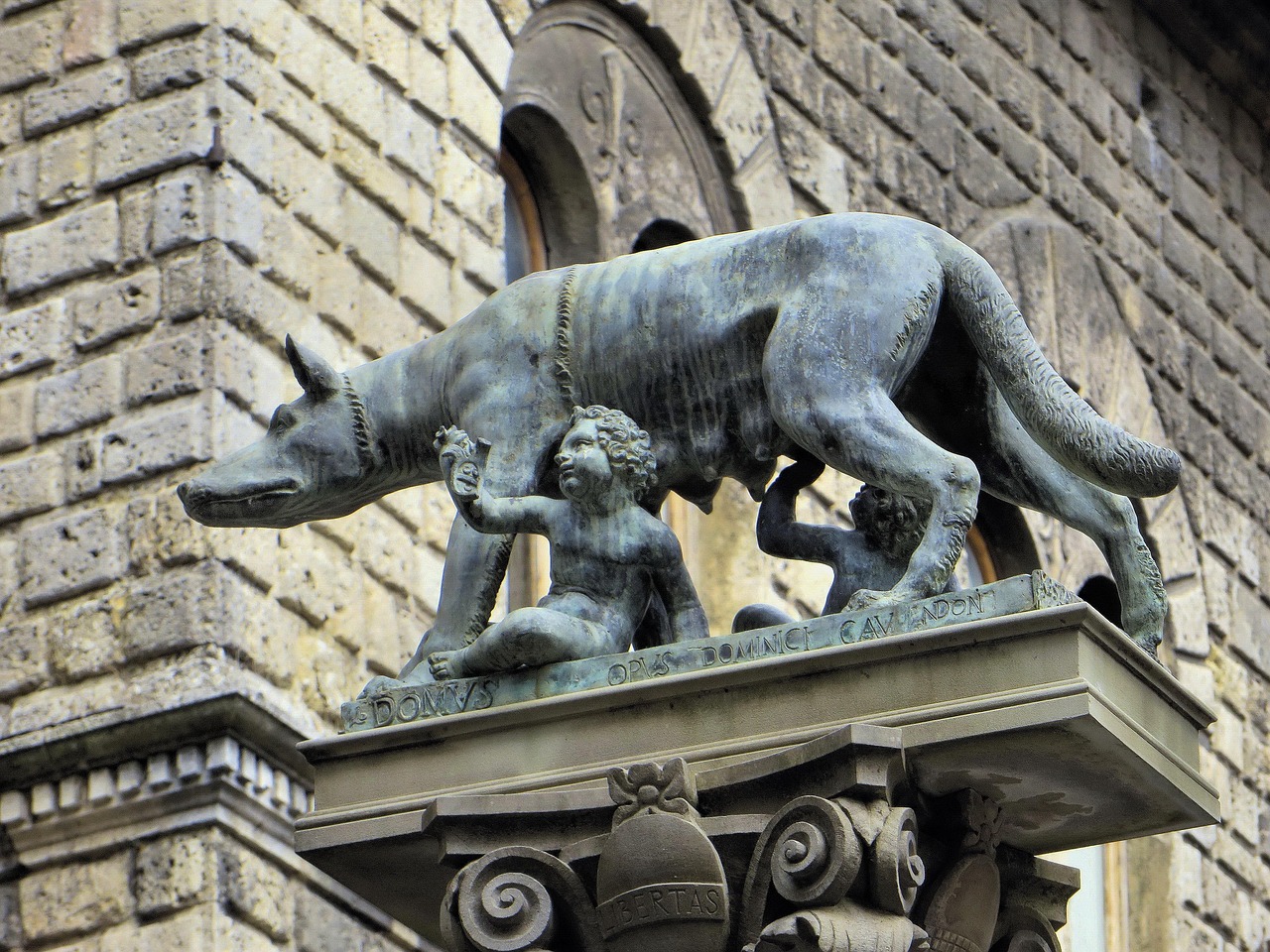 legenda lui romulus si remus
