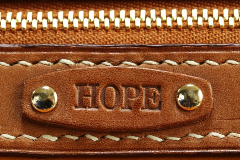 carti cu modele de cusut pe etamina